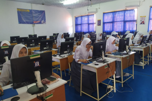 45 Peserta Didik Laksanakan Simulasi 1 ANBK 2023